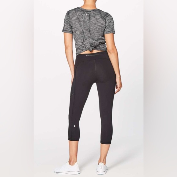 Lululemon Speed Up Crop (21")- Black/ Size 4 - Picture 2 of 10